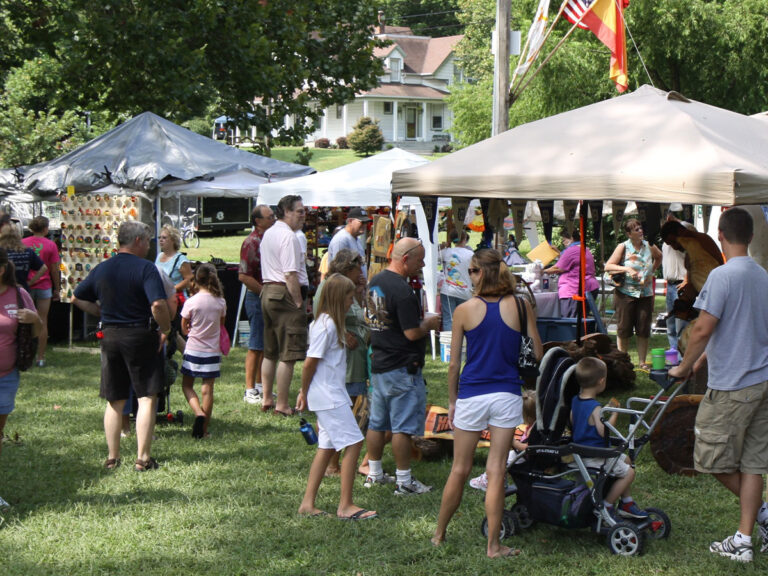 Jour de Fete Scene 2 R. Mueller Photo 1 768x576