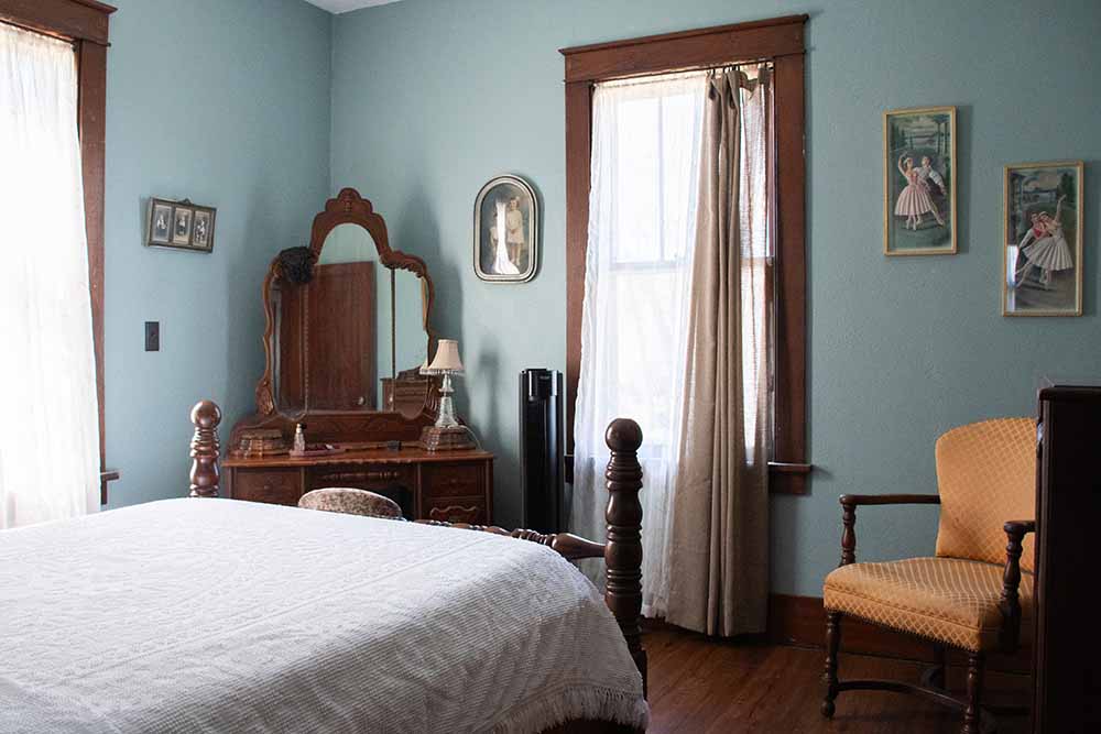 DSC_8946 This is photo of one of the downtown Bed and Breakfasts in Ste. Genevieve, MO.<br />