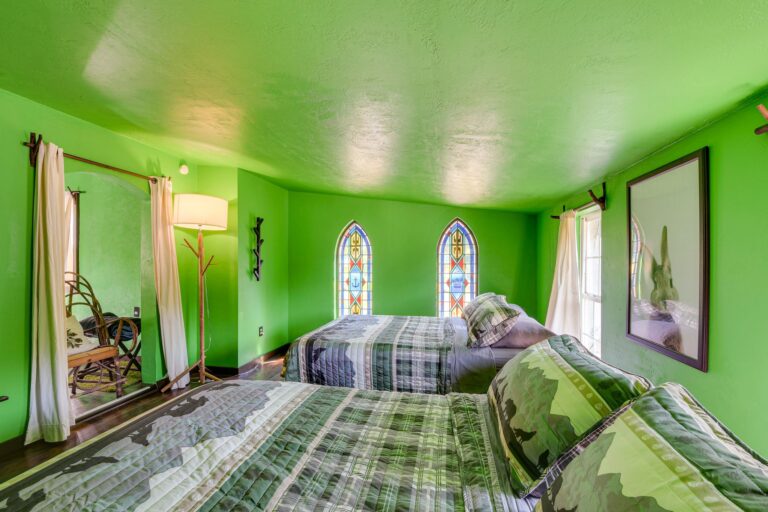 second double queen bedroom 2 768x512