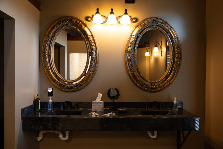 JL3A4410 copy 768x512