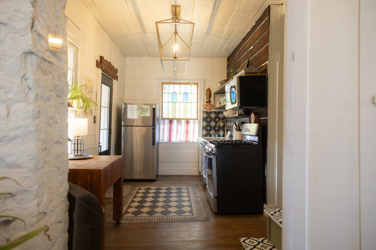 JL3A7065 copy 768x512