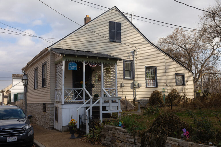 JL3A7243 copy 768x512