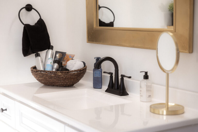 JL3A8237 copy 768x512