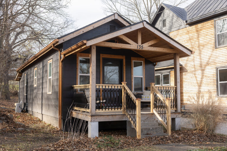 JL3A8241 copy 768x512